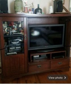 Entertainment center