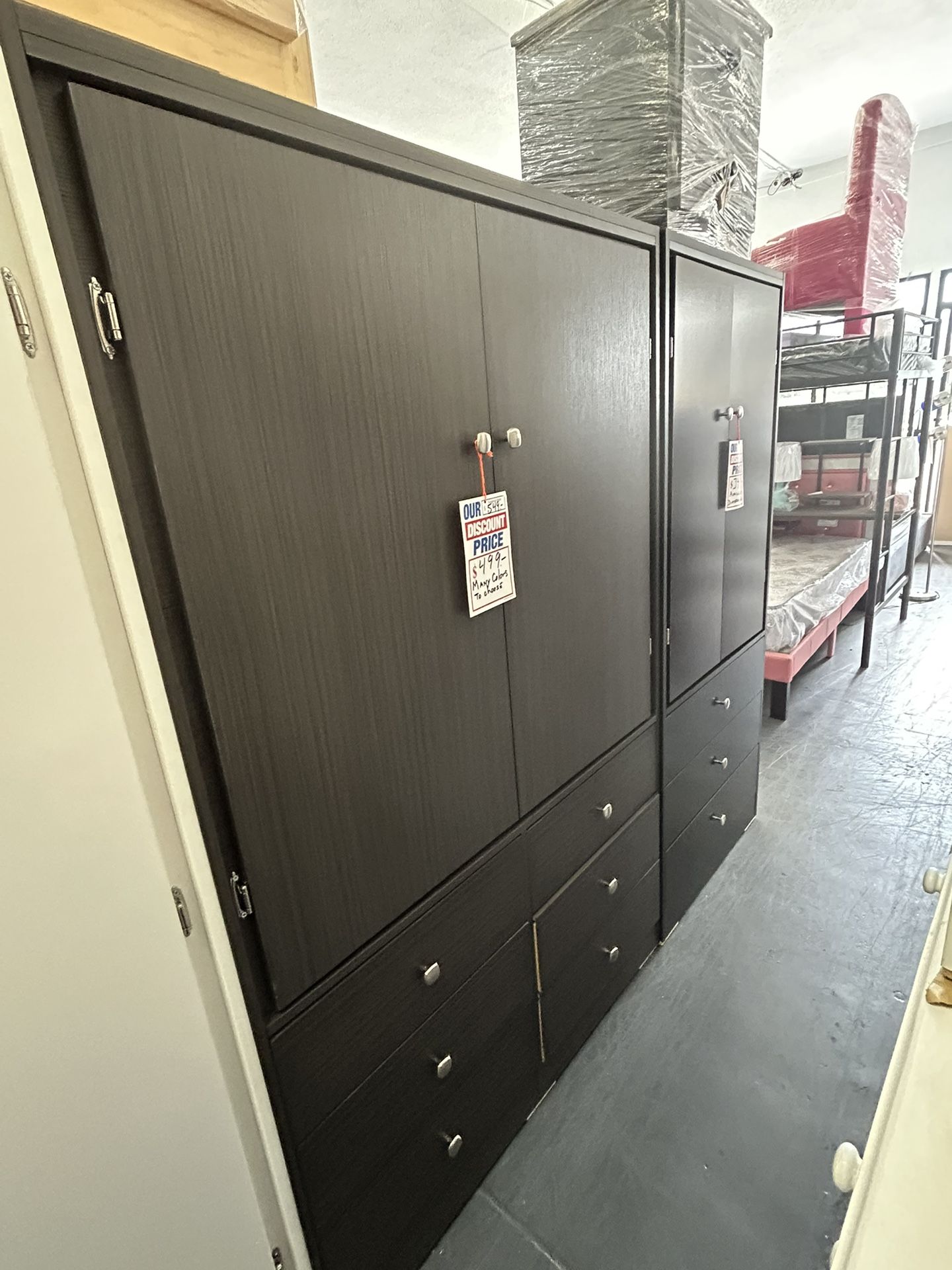 GUARDARROPA AVAILABLE IN DIFFERENT COLORS