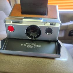 Vintage Polaroid SX-70 Land Camera Alpha 1.d