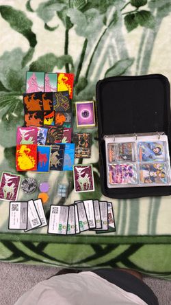 Pokemon binder with 140 cards and FREE accessories