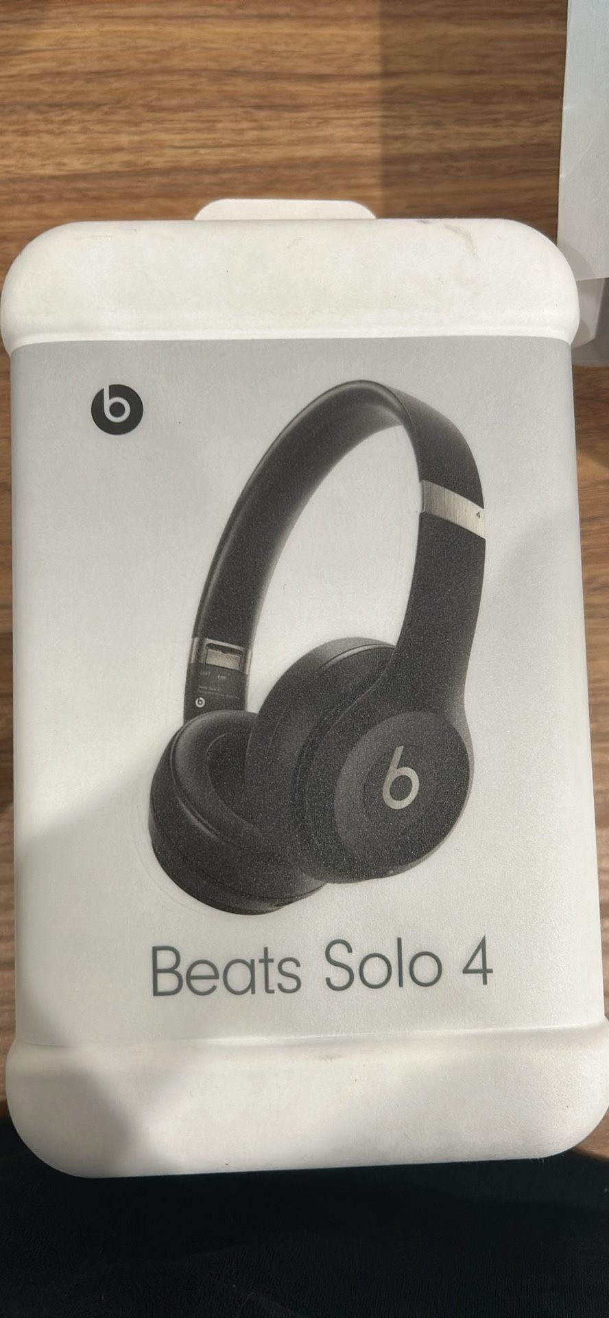 Beats Solo 4