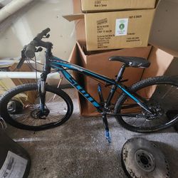 MOUNTAIN BIKE FOR SALE!! OBO!!