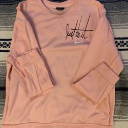 Women’s Nike Therma Graphic Fleece Training Top Size M 