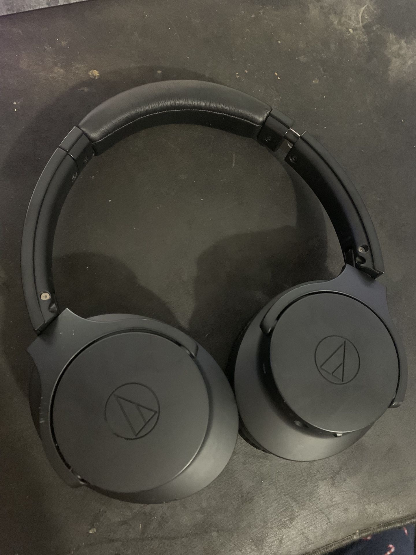 Audio-Technica ATH-ANC900BT QuietPoint Wireless Active Noise-Cancelling Headphones