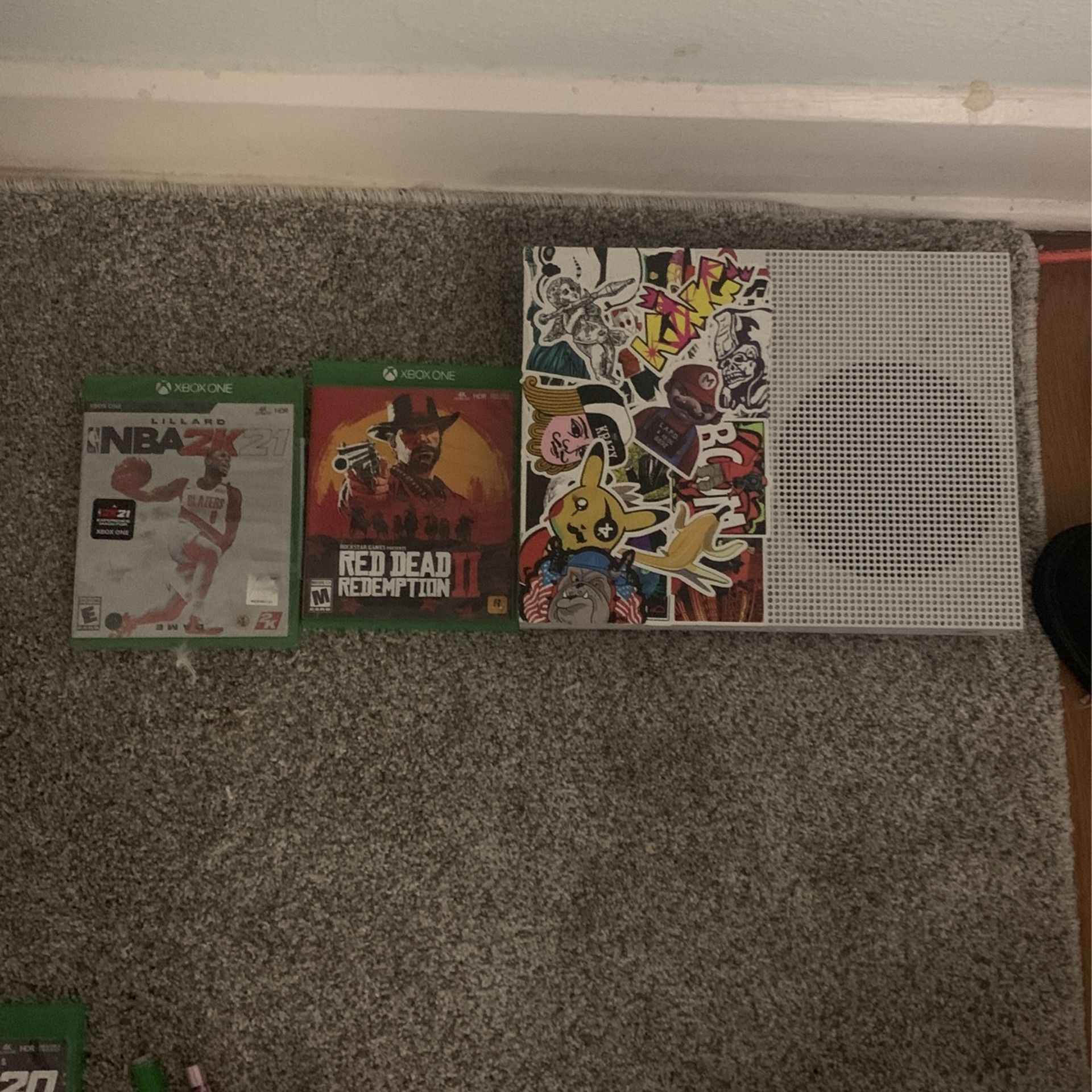 Xbox One S Plus 2 Games