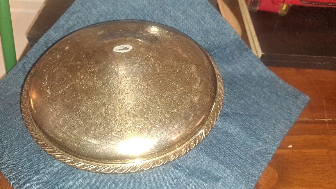 WM A ROGERS SILVER SERVING BOWL WITH LID