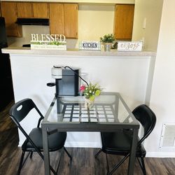 Dinner Table - good condition 