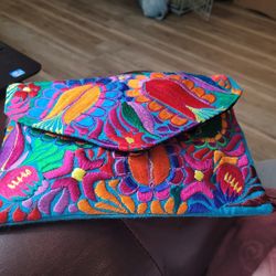 Embroidered Floral Crossbody Bag Clutch Bag 
