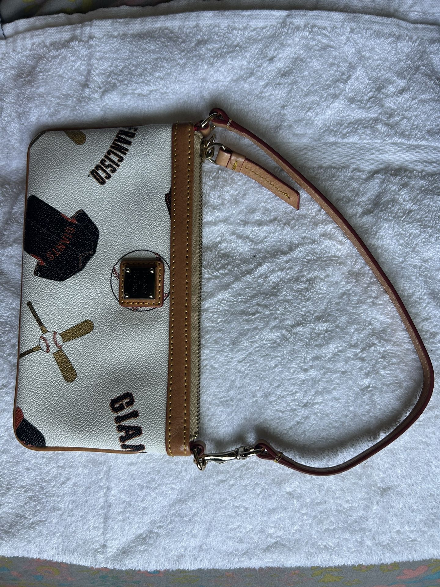 Dooney & Bourke SF Giants Wristlet