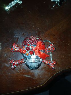 Skull belt buckle
