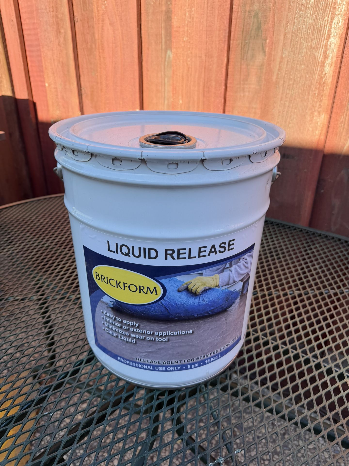 Bubble Gum Liquid Release