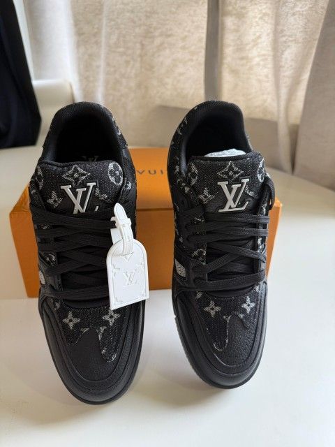 LV Shoes 280