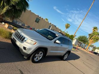 Jeep Grand Cherokee SUV Silver