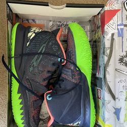 Nike Kyrie Basketball Shoe