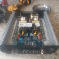 CAR AMPLIFIER