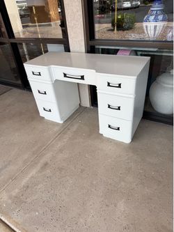 Super cute, mid-century desk or dressing table