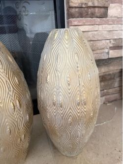Two metal vase!