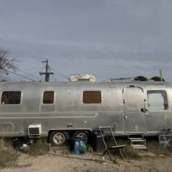 1979 airstream Sovereign 31 Ft