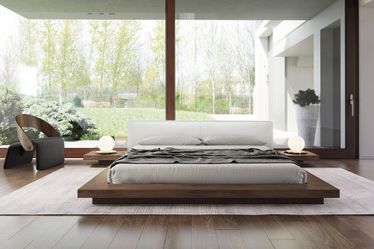 WORTH KING BED with a mattress
