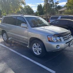 Toyata Highlander Hybrid 