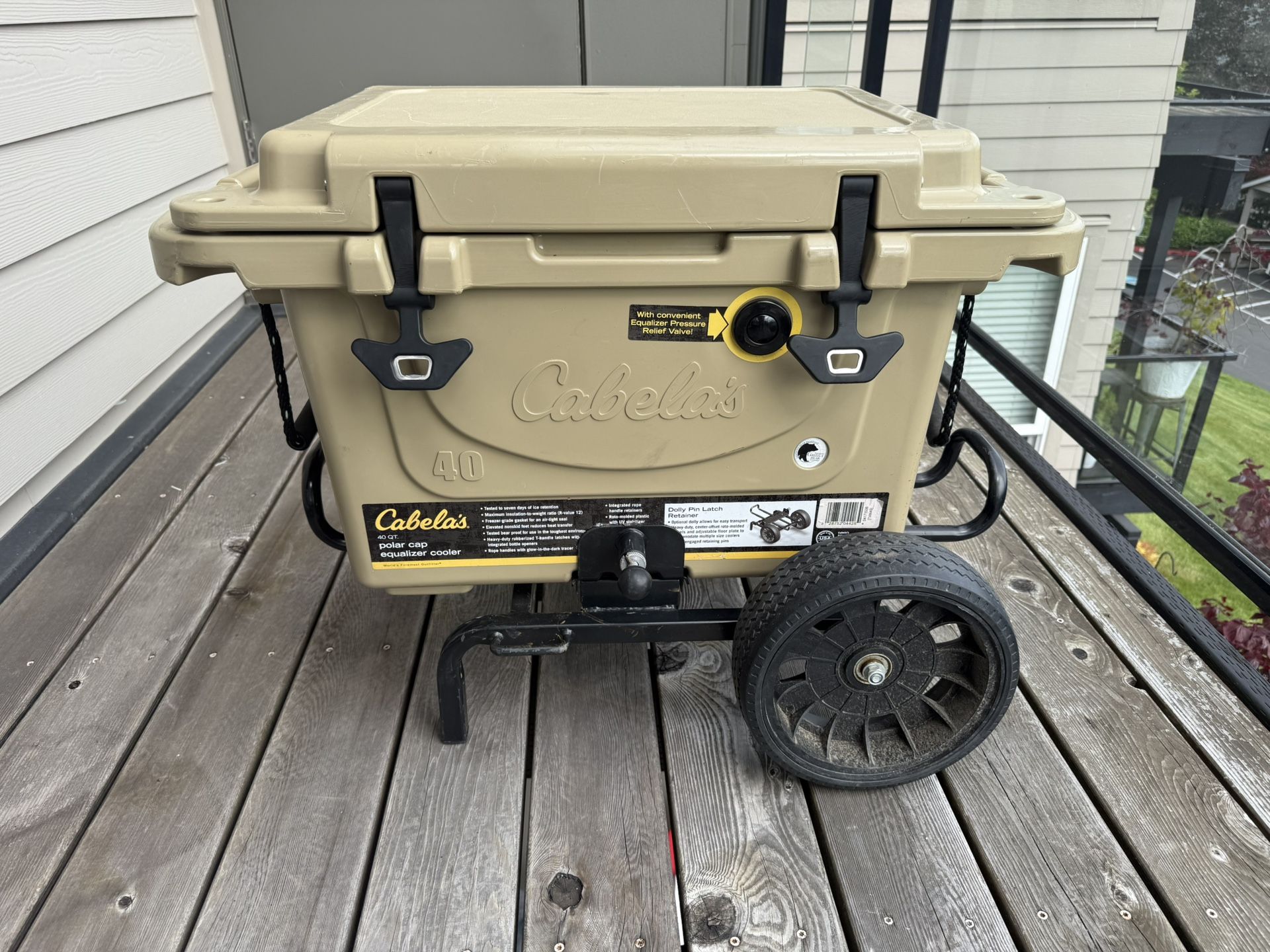 Cabelas Polar Cap Equalizer Cooler 40qt w/Wheel Cart!