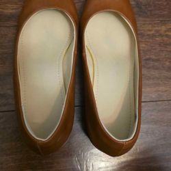 A Pair Of block Heels for $15
Size 7
Color- Brown

Tried only once and its little loose on me.