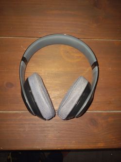Beats Studio 2.0 or Beats Studio3 Wireless