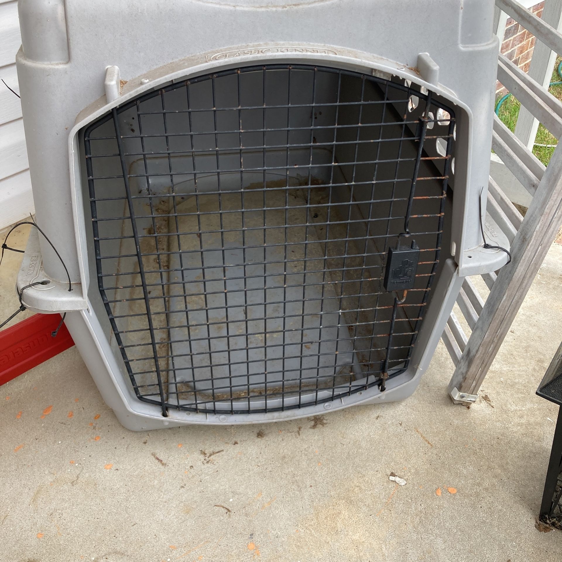 Classic Dog Kennel Large 