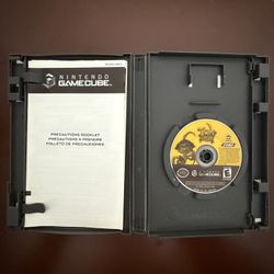 GAMECUBE GAME  LOT: (3)-GAMES) (1)-CIB w/Books. (2)-Discs Only.  Teen, Everyone & Mature. NM!!!😎
