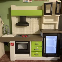 Play Kitchen 