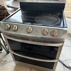 Used Stove Lg  $ 100 