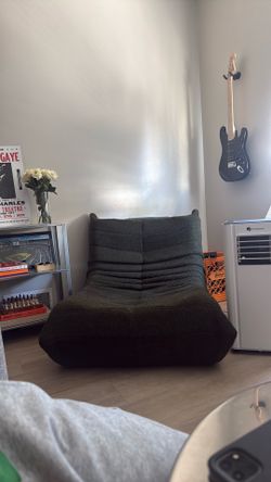 Dark Green Lounge Chair