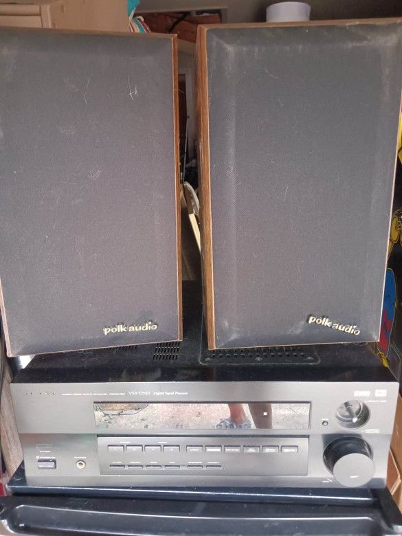 Pioneer receiver vsx d51 with 2 speakers 