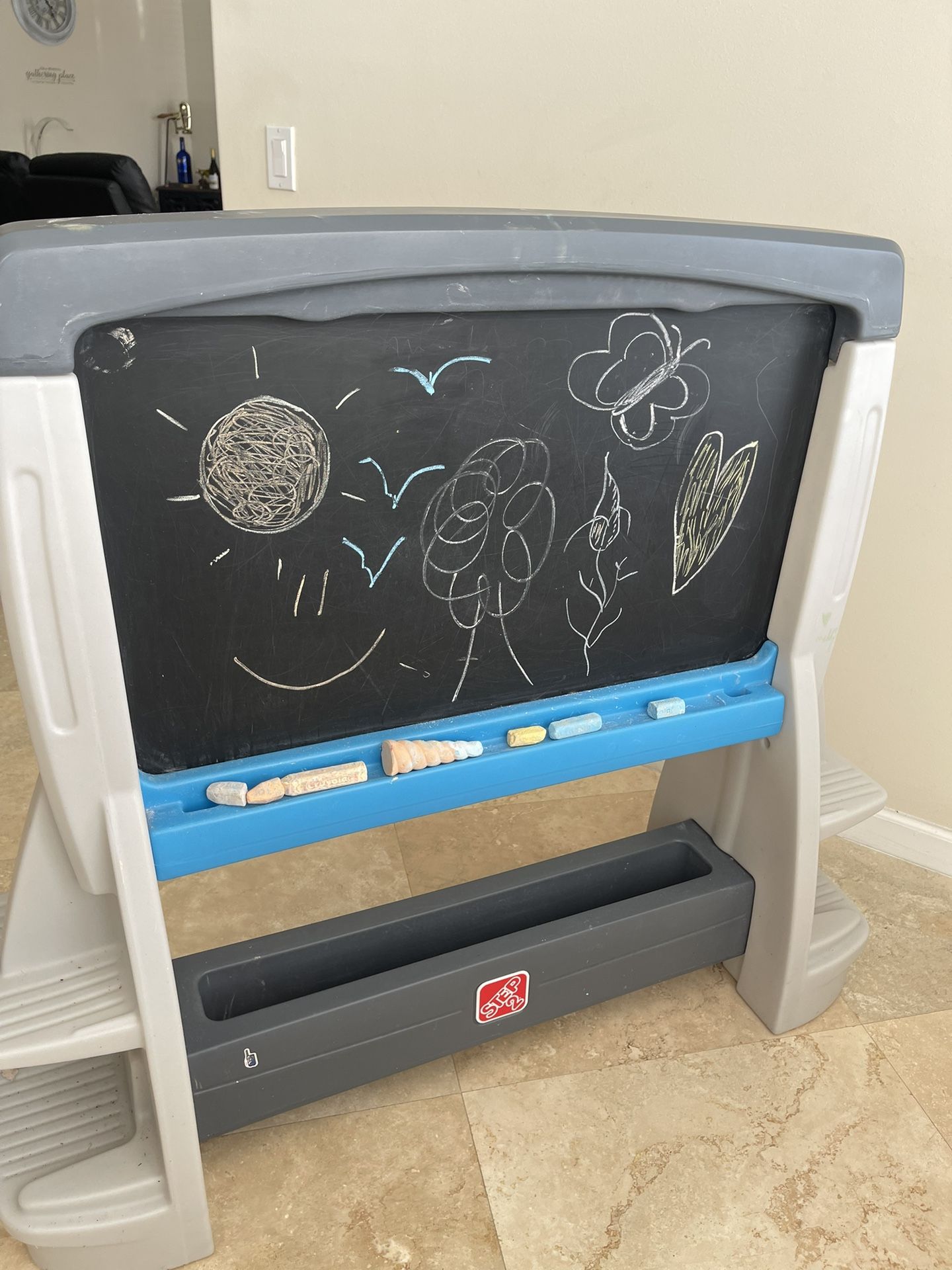 Step2 Jumbo Art Easel For Kids- LIKE NEW