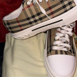 Burberry Shoes 