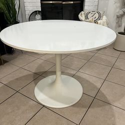 Ikea Docksta White Round Dining Table