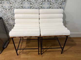 2 Counter Height Bar Stools