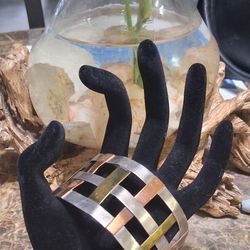 9 2 5.\Silver bracelet