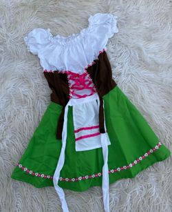 Women’s Oktoberfest costume