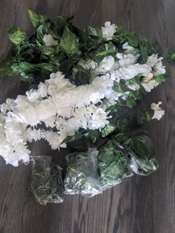 Wisteria Artificial Flower Ivy Leaf - x65 Pieces