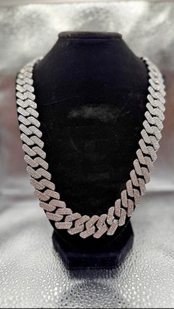 Cuban link moissanite VVs