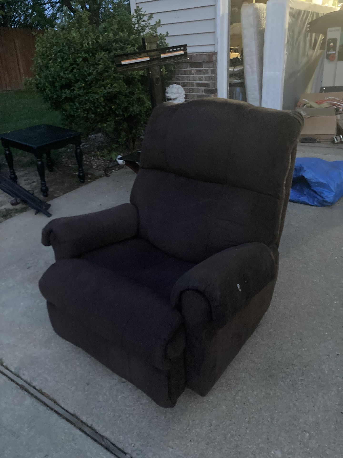 Cloth Recliner Used