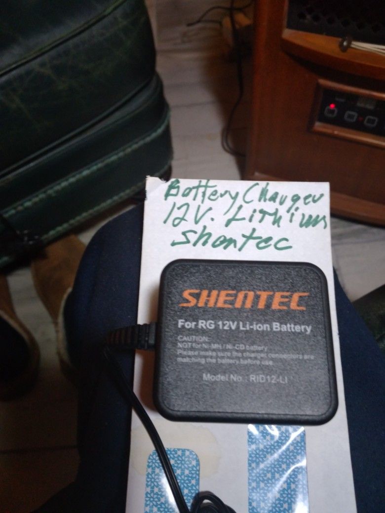 Shentec 12 Volt Lithium Battery Charger