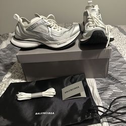 Balenciaga Circuit Sneakers white silver Brand new Comes in box and all accessories Size EU42, US men (9-9.5). Authentic.