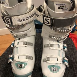 Ski Boots - Women's