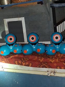 3 robot toys