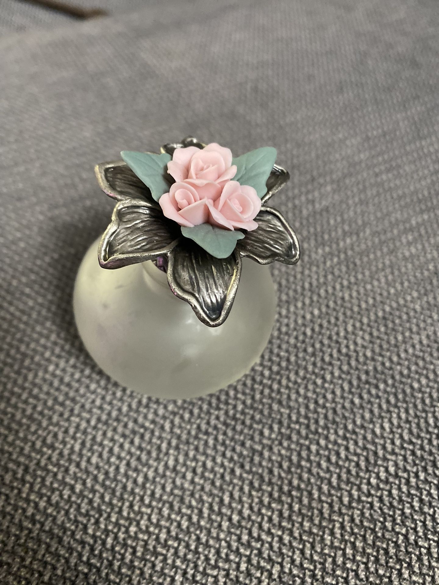 VICTORIAN PERFUME FROSTED GLASS BOTTLE PINK ROSES SILVER PEWTER STOPPER Avon2001 ( Each 7 dollars )