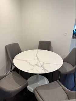 Round Dining Table & 6 Dining Chairs