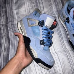 Jordan 4 Unc 