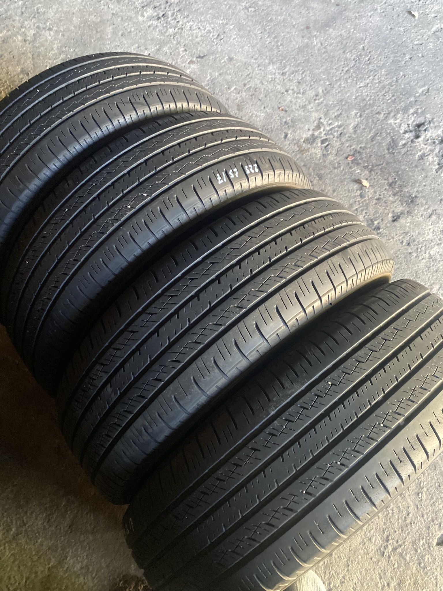 Full Set Tires 225 65 17